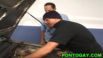 Play Gay Brazilians in the middle of anal sex in the workshop