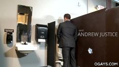 Reproduzir Quem nunca pensou em foder a bunda do seu chefe.