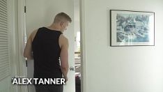 Jouer La punition pour avoir reniflé son slip..