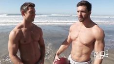 Play What a fuck that this muscular boy hits me..