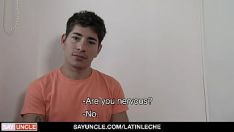 Reproducir Dos latinos amateur follando duro para ganarse un dinero extra
