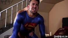 Abspielen Der schwule Superman wurde bereits im Porno erfunden