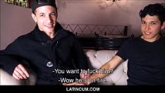 Reproducir Latinos muy cachondos follando frente a la cámara