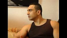 Riproduci Visitando il suo fidanzato arabo e divorando il suo ricco cazzo