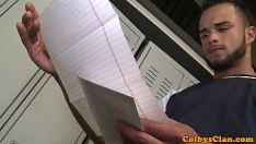 Afspelen De volwassen leraar geniet van de kont van zijn jonge leerling