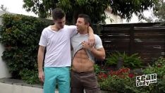 Abspielen Sean Cody fickt diesen Schwulen mit einer Tafel Schokolade