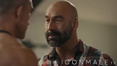Reproduzir BBC do padrasto: o sonho de um amador gay