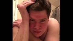 Abspielen Selbstdisziplin-Spanking-Session: Der intensive Moment eines schwulen Kerls