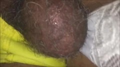 Reproduzir Marido brasileiro compartilha intimidade com colega enquanto usava calcinha fio dental branca