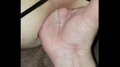 Redă Prima experiență cu pumnul a lui Rough Euro Twink