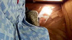Reproducir Sissy Boyfriend experimenta un juego de poder con un arnés para una novia exigente