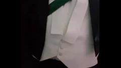 Reproducir Striptease masculino en solitario en traje antes de la fiesta