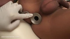 Reproduzir Twinks asiáticos excêntricos em brincadeira gay sem camisinha com brincadeira de bunda