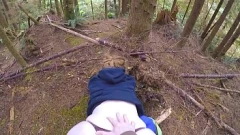 Jouer Une MILF blonde au gros cul se fait sodomiser en plein air
