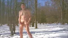 Afspelen Papa met grote lul komt buiten in een openbaar park