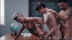 Reproduzir Pet's Pet: Gay Threesome com grande pau para melhores notas