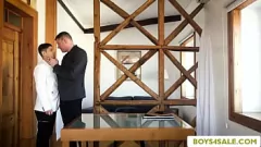 Jouer Session anale gay de Lord Legrand Wulf avec le cul serré de Bastian Karim