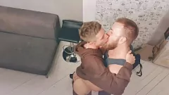 Abspielen Hung Dilf Duschen Twink Liebhaber mit Küssen und rauem Anal