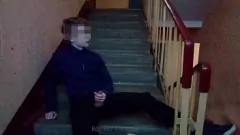 Reproducir Sesión pública de sacudida en escaleras: aventura en solitario de Young Amateur