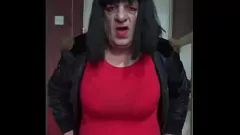 Reproducir La primera vez de BI Crossdresser con una máquina de masturbación - Parte 1