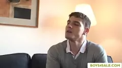 Afspelen Bareback Bareback Blitz van meester Adrii op de strakke kont van de jonge Sebastian Kane