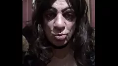 Abspielen Bisexuelles Crossdresser -Arsch zu Mund Fantasie erfüllt in explizitem Video