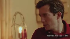 Redă Aventura anală a vecinului busty cu știfturi gay din colegiu