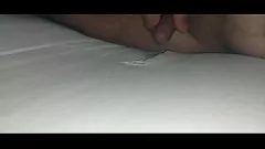 Redă Umplerea fundului meu cu salteaua: o fantezie gay solo
