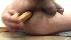 Abspielen Big Dick Dildo spielen in engen schwulen Arsch