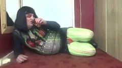 Abspielen Bisexueller Crossdresser kann nicht genug bekommen Teil 1 – Echtes hausgemachtes Amateurvideo