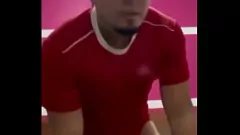 Riproduci Un ragazzo vergine innocente riceve la sua prima festa anale con un veterinario sexy in una sessione di pompini gay hardcore