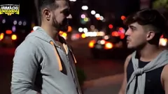 Reproducir Ponte Duro con Mi Maestro - Mamada POV Gay Caliente y Sexo Anal Sin Condón con Jovencitos con Pollas Grandes