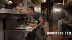 Redă Dante Colle și Jkab Ethan într-o sesiune furioasă de bătăi musculare fără spate oriunde și peste tot