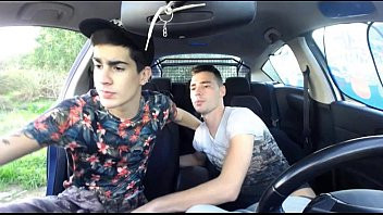 Play Gay Sex in the Car with Naughty Boys