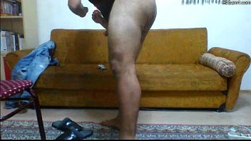 Riproduci Ragazzo turco che filma porno casalingo con il suo nuovo vicino