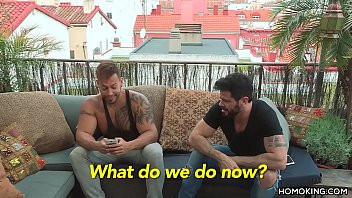 Play Natural bodybuilders in a gay fuck