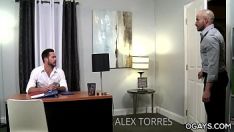 Jouer Que demander de plus si vous trouvez un travail et que votre nouveau patron vous baise le cul?