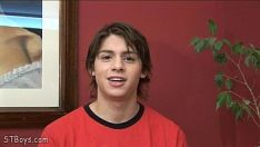 Play Bucks portal brings us this gay skateboarder who wants his ass fucked