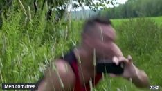 Abspielen Was würden Sie denken, wenn ich Ihnen sagen würde, dass mein Tag mit einem Dreier mit zwei Fremden endete?