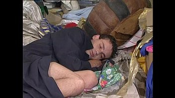 Play It seems a homeless but still doing very good blowjobs