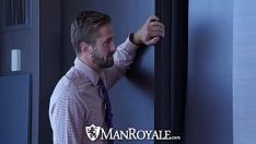 Reproducir En la graduación de mi amigo le dejé follarme el culo salvajemente.