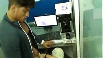 Play Sucking cock in a booth