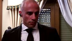 Odtwórz Enzo Rimenez zerżnięty przez głowę swoich ochroniarzy w pokoju paniki