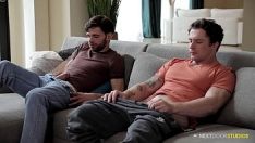 Abspielen Und wie schüchtern der Bruder meines Freundes wirkte und wie viel Spaß er genießt, mit meinem Schwanz zu spielen.