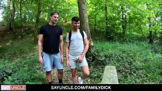 Odtwórz Zawsze z przyjemnością pomagam wujkowi w zadaniach terenowych