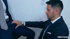 Riproduci È il culo del mio migliore amico e voglio scoparlo.